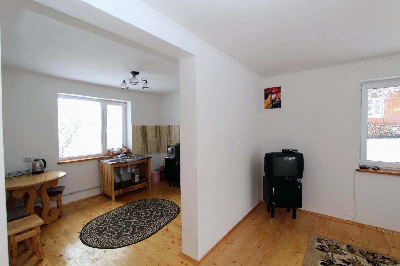 Ferienwohnung Багрівчанка Jaremtsche Exterior foto