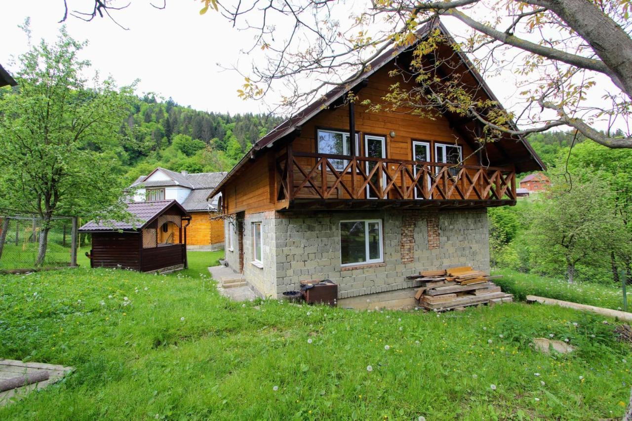 Ferienwohnung Багрівчанка Jaremtsche Exterior foto